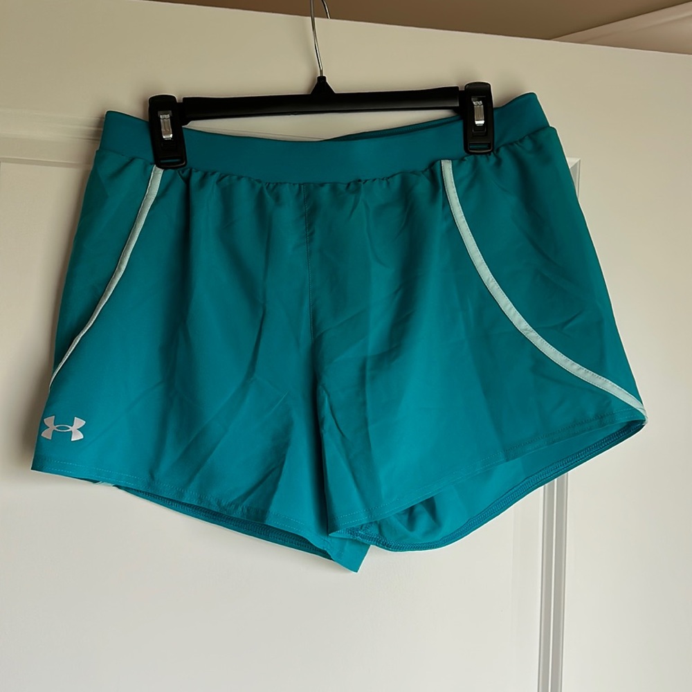 NWT M shorts